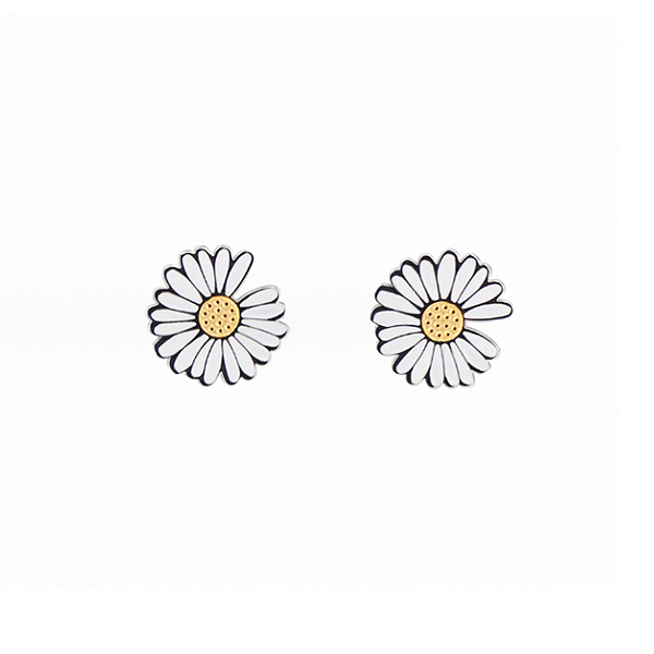 White Daisy Petal Charming Surgical Earrings (6187)