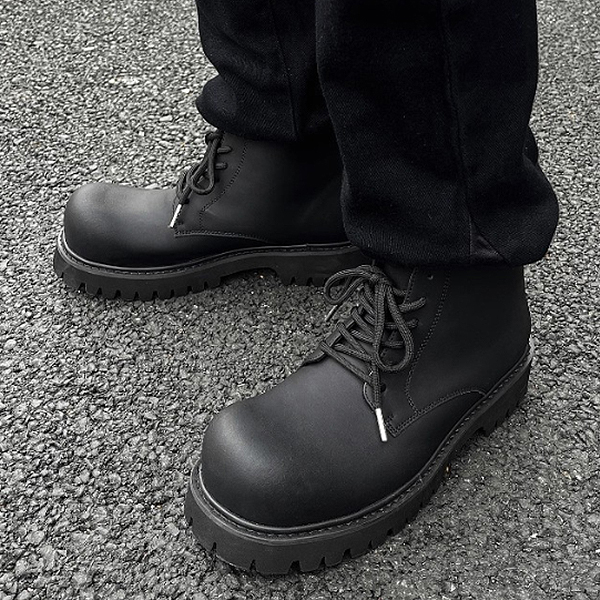 Black Round Nose Matte Cow Leather Worker Boots (8096)